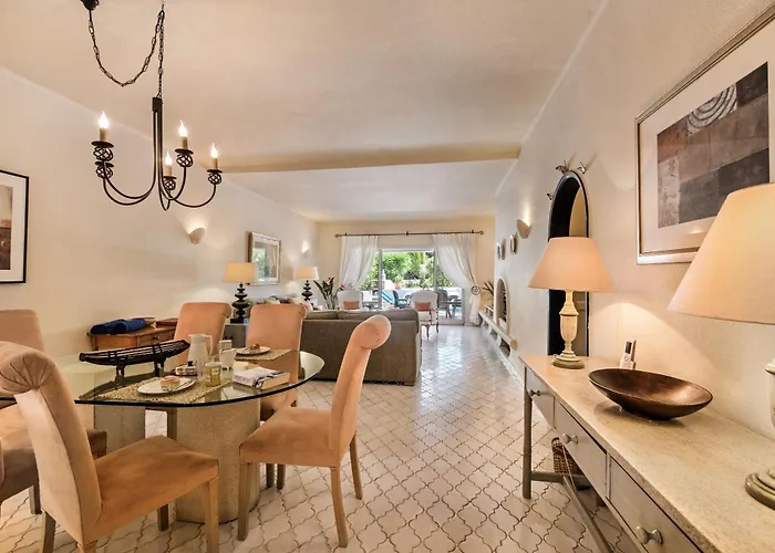 Вилла Mng Elliott76 *